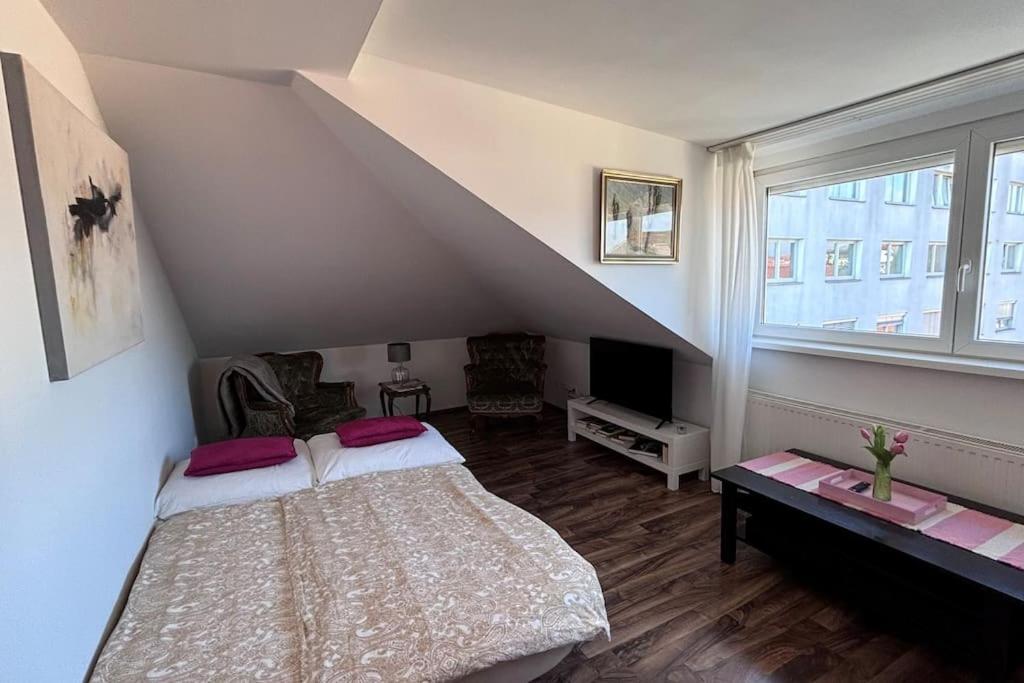Feine 2-zimmer Dachgeschosswohnung