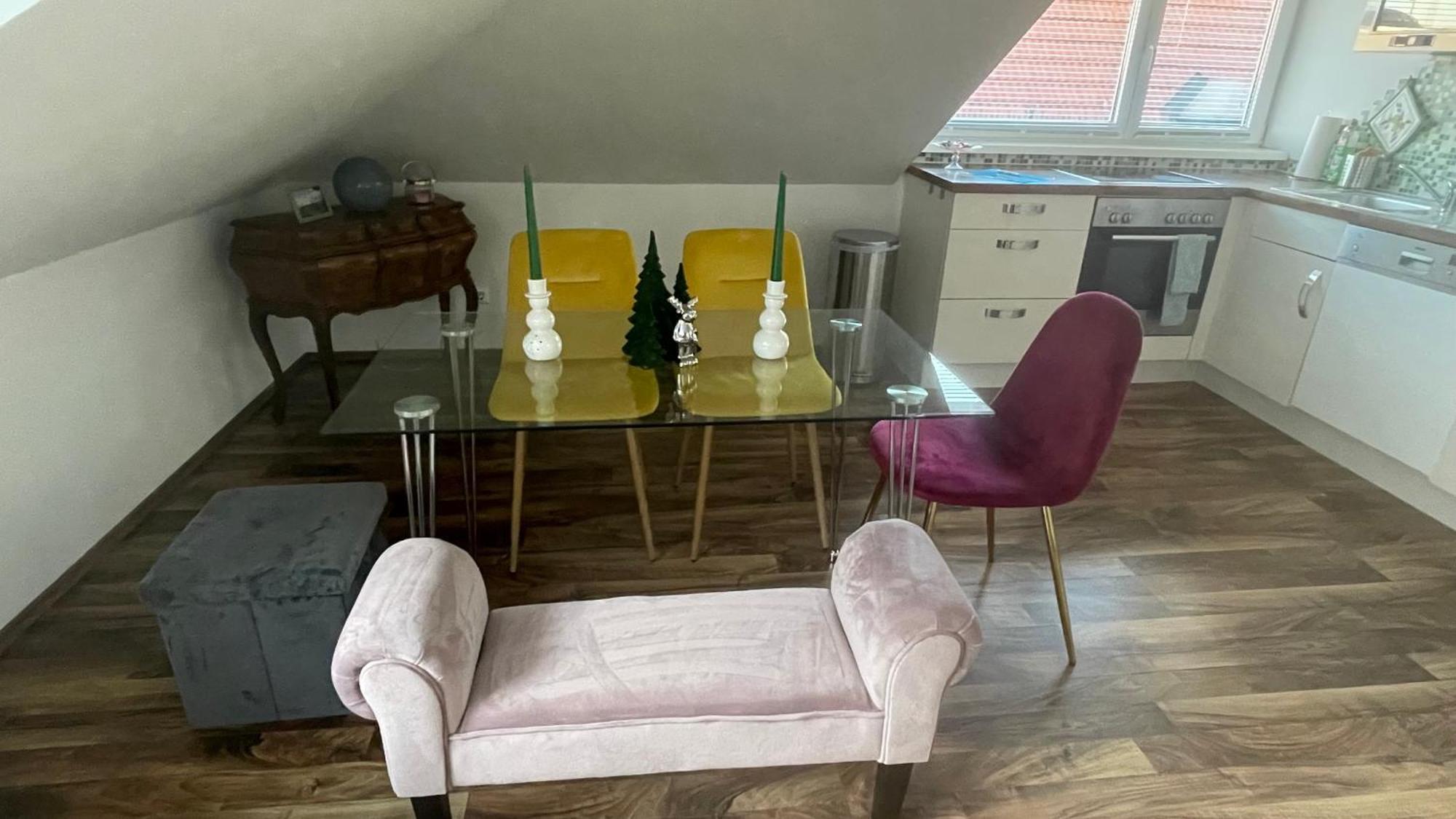 Feine 2-zimmer Dachgeschosswohnung Apartment